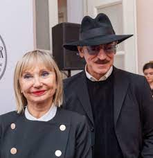 He is best known for playing swashbucklers in historical adventure fil. Mihail Boyarskij Zhena Teryaet Zdorove Na Glazah Starhit Ru