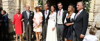 Giscard d'estaing studied at the paris institute of political studies and has a masters in economics. Le Petit Fils De Valery Giscard D Estaing S Est Marie Gala