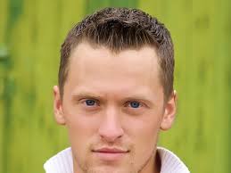 Hair that appears a bit unruly, something like blown off in the strong winds is perfect for casual looks. Short Hairstyles For Men 2014 Hairstyles Trends Haircuts For Men Women Hairstyles