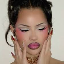 Lola Fish 💰 (@EboniD_Official)