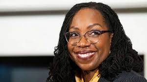 Leann Weiss's Instagram, Twitter & Facebook