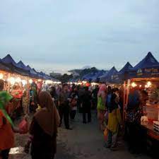 Pasar malam (night market) taman connaught is one of the longest night markets in kuala lumpur. Pasar Malam Putrajaya 112 Tips Dari 6212 Pengunjung