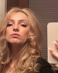 Sara Trimble's Instagram, Twitter & Facebook