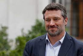 He previously served as minister of social development and family and former executive vice president of corfo, under the second government of sebastián piñera. Sebastian Sichel Muchos En La Centroderecha Han Caido Seducidos Por La Musica Que Pone Pamela Jiles Diario Y Radio U Chile