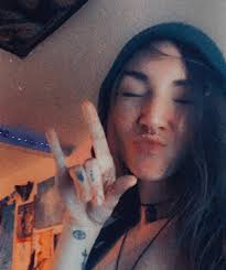 Bethany Susan Fischer (@bethanaynay_15) • Instagram photos and videos