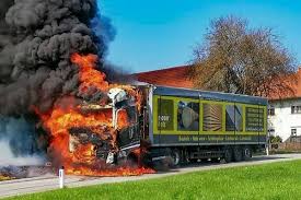 Besondere wirtschaftliche bedeutung erlangte das zigarrenmacherhandwerk und die automobilindustrie. 16 Feuerwehren Bei Lkw Brand In Frankenburg Am Hausruck Im Einsatz Regionews At