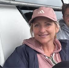 What are the best pizza places in North St Peters and South Saint Charles  with non-thin crust styles?