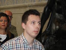 Quelqu'un devient amoureux de vous on aura des avantages grâce à cette carte symbolise l'union, le mariage et la perfection personnelle à atteindre par les liens affectifs. Excuse De Minorite Retenue L Agresseur De Marin Condamne A 7 Ans Et Demi De Prison