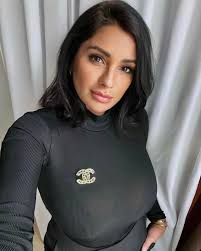 Abby Ferry (@PPLMOVEMENT)