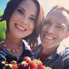 It's #nationalselfieday😜📸 so we just HAD to take a few. Check out  Localsyr.com for a look at the BERRY good story Jack and I worked