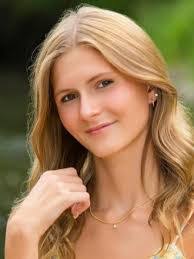 Elizabeth Youngman's Instagram, Twitter & Facebook