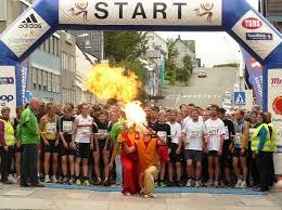 Über 6.000 teilnehmer in allen wettbewerben machen die nacht zum tag. Marathonreisen Mit Lauf Abenteuer Laufreisen Zum New York Marathon Lissabon Marathon Spitzbergen Marathon Istanbul Marathon Reykjavik Marathon Midnight Sun Marathon Uvm