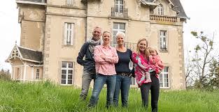 Maar wat met al die mensen die al een verblijf in chateau marillaux reserveerden? Familie Meiland Wenst Iedereen Fijne Feestdagen Met Eigen Kerstkaart