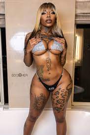 NaeMoodz Pictures and Videos & similar of @1006568857 manyvids profile -  EroThots