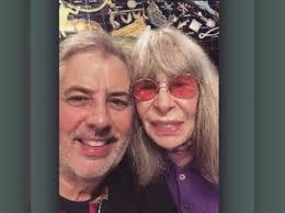 17 de setembro de 2020rita lee sobre drogas: Rita Lee Aparece Em Live Do Marido E Elogia Esse E Meu Carioca
