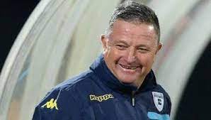 Gavin hunt is now officially new kaizer chiefs coach winning � is my passion and hunt is my motto � � amakhosi for life �. Gavin Hunt Biography Age Wife Career Salary Supersport Football Club Soccer League