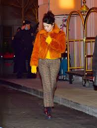 She earns from her movies, music, concert tours, endorsements, and investments. Selena Gomez Arrives At Only Murders In The Building Set In New York 01 17 2021 Hawtcelebs