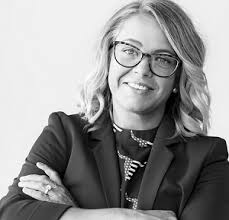 Sara Place and Lacey Alexander to Speak at Driftless Region Beef Conference 