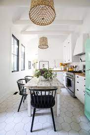 Modern farmhouse decor is warm, inviting and cozy. 20 Modern Farmhouse Kitchen Ideas For Your Next Reno