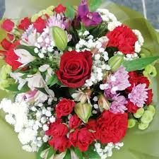 Cook florist is a reputable florist in south oxhey, offering a quality floral service for all occasions, birthdays, anniversaries, funerals etc. Shop L Cook Florist Carpenders Park