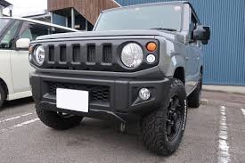 スズキ ジムニーを華麗にカスタム by 蚊取り 2019 06 23 ノーマルグリルに見えますが何処か違いますよね そうです 社外品グリルに交換しました 社外品といえ cartune ジムニー スズキ ジムニー ジムニーシエラ