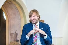 Připomeňte si favority druhé řady superstar. Na Ferovku Jak Adam Vojtech Utekl Pred Druhou Vlnou Koronaviru Luxury Prague Life