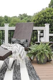 Black And White Deck Decor Simple And Beautiful Black And White Summer Deck Summer Deck Outdoor Decor Backyard Outdoor Deck Decorating
