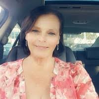 Nellie White's Instagram, Twitter & Facebook