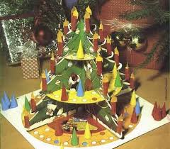This Christmas Tree Board Game Was Published 37 Years Ago In Disney Comics Magazines In Several Countries Aro Christmas Time Christmas Paper 1980s Christmas