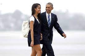 Check spelling or type a new query. Les Larmes De Barack Obama Au Moment De Deposer Sa Fille Malia A L Universite