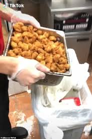 160 calories 7g fat 7g. Freedomroo Viral Video Of Chick Fil A Employee Throwing Chicken Nuggets In The Trash Sparks Outrage Australiannewsreview
