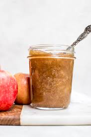 However, because the applesauce also contains fiber in the form of pectin, it's the healthier option. Homemade Applesauce