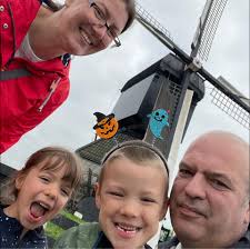 What products are good for flushing and descaling coffee machines?