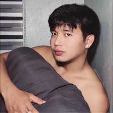 Micha Moon Manunulat added a new photo.