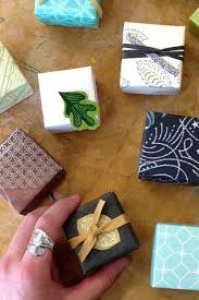 First you cut out all your card pieces with the template below. Don T Throw Away All Of Those Christmas Cards Check Out How You Can Turn Them Into Beautiful Little Gift Boxes Tiny Gifts Christmas Card Crafts Diy Card Box
