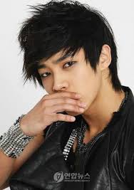 For this one, you'll have to let the top part of your hair grow longer than the bottom part to create that bowl cut style. Best Asian Hairstyles For Men Look Like An Asian Man Hairstyles Ideas Part 2 Asian Hair Mens Hairstyles Thick Hair Asian Men Hairstyle