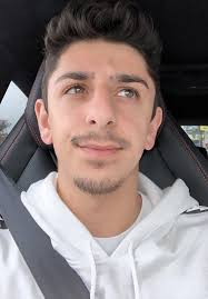 Pin By Robeeto On Faze Rug In 2020 Youtube Stars People Youtubers