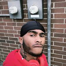 Stephanie Vaquer shows of her new neck tattoo 😳🔥