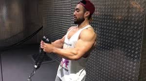 Comment Bien Faire Les Biceps Poulie Basse Avec Corde Youtube Biceps Corde Bras