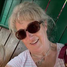 Recommendations for an overnight stop between Dingle and Dublin?