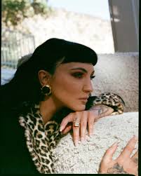 What are you cutting out in 2025? Or who… ✂️