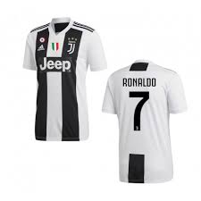 Als waschechter fan ist das fußballtrikot ihres lieblingsvereins das „must have für die kommende saison. Ronaldo 7 Trikot Juventus Home 2018 2019 Adidas