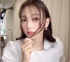 トッポギちゃん パパ活アドバイザー on twitter 顔まわり 前髪セルフカット術 美容院行けないのつらいよね インスタでめちゃくちゃかわいいセルフカットのやり方見つけたからやってみる これくらいのカットなら 前髪ありにもできるし流してワンレンチャイ