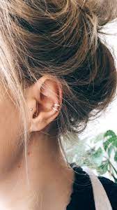 Doppelte Silberne Ohrmanschette Nadine Blog Doppelte Silberne Ohrmanschette Doppelte Ohrmanschette Ear Cuff Piercing Earings Piercings Silver Ear Cuff