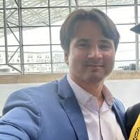 100+ perfiles de «Franceschini»