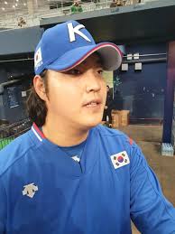 1사 후 이천웅이 볼넷, 오지환이 중전 안타로 출루했다. ëª¨ìž ìˆ˜ì„ í•œ ì¡°ìƒìš° ì´ê²ƒë„ ë²—ê²¨ì§€ë©´ ë¨¸ë¦¬ ê¹Žê² ë‹¤ ì—°í•©ë‰´ìŠ¤
