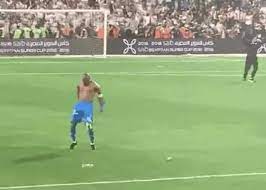 التعاون والفيصلي في نهائي تاريخ كأس خادم الحرمين. Ù…Ø§Ø°Ø§ ÙØ¹Ù„ Ø´ÙŠÙƒØ§Ø¨Ø§Ù„Ø§ Ù…Ø¹ Ø¬Ù…Ù‡ÙˆØ± Ø§Ù„Ø£Ù‡Ù„ÙŠ ÙˆÙ…Ø§ Ù‡ÙŠ Ø¹Ù‚ÙˆØ¨Ø© Ù‡Ø°Ø§ Ø§Ù„ØªØµØ±Ù Ø§Ù„Ø®Ø§Ø±Ø¬ Ù…ÙŠØ±ÙƒØ§ØªÙˆ Ø¯Ø§ÙŠ