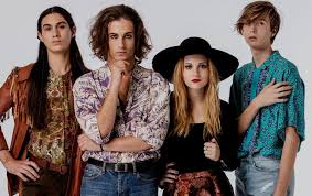 Zitti e buoni is a manifesto for those who want to move forward by treasuring their uniqueness. I Maneskin A Sanremo 2021 Con Zitti E Buoni Testo Davidemaggio It