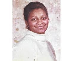 Robin Pitts's Instagram, Twitter & Facebook