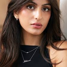 Dee Kearney's Instagram, Twitter & Facebook